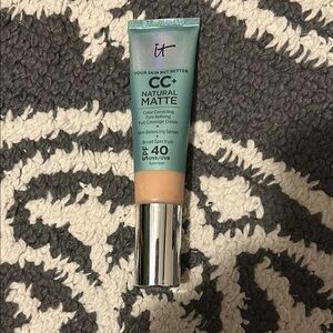 IT Cosmetics CC+ Natural Matte Foundation - Cream